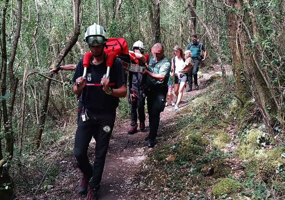 Rescatado un senderista accidentado en la ruta de la Dama Roja, en Ramales