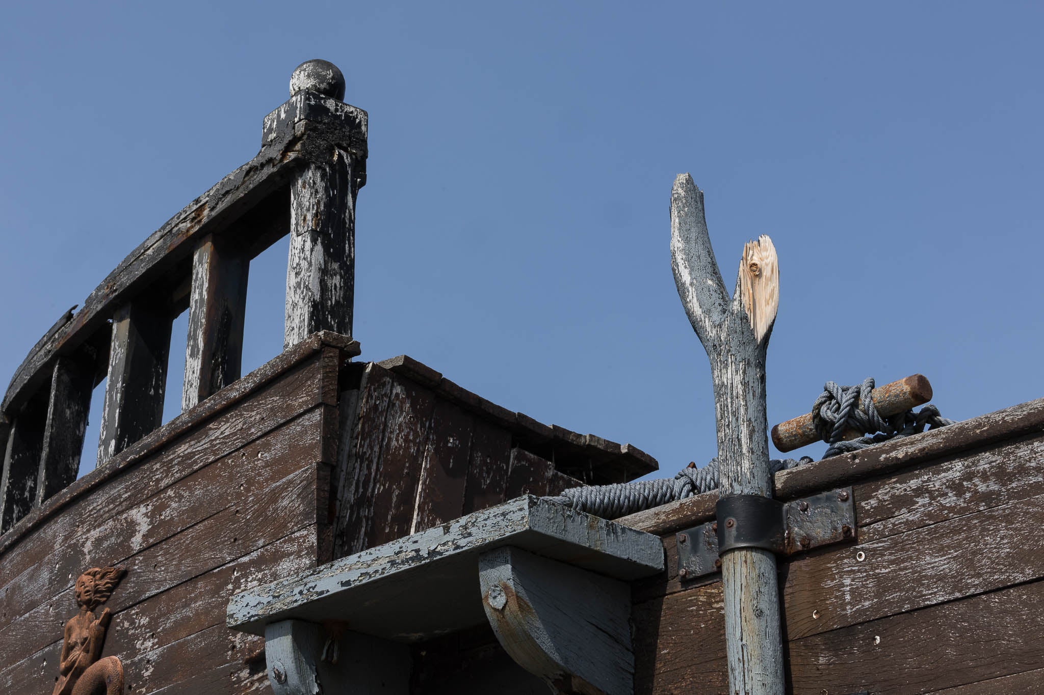 Piezas rotas en los galeones de Vital Alsar.