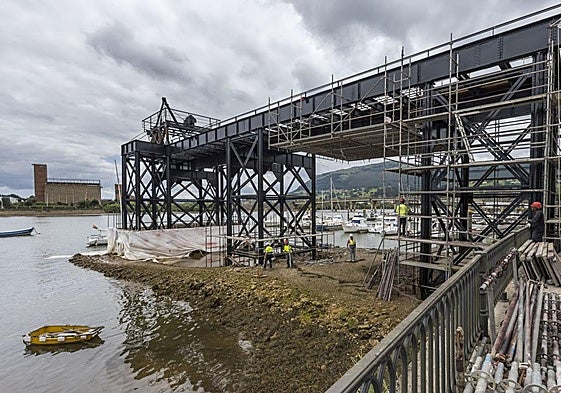 Aspecto que presenta ahora mismo la histórica infraestructura en obras del antiguo cargadero de Orconera.