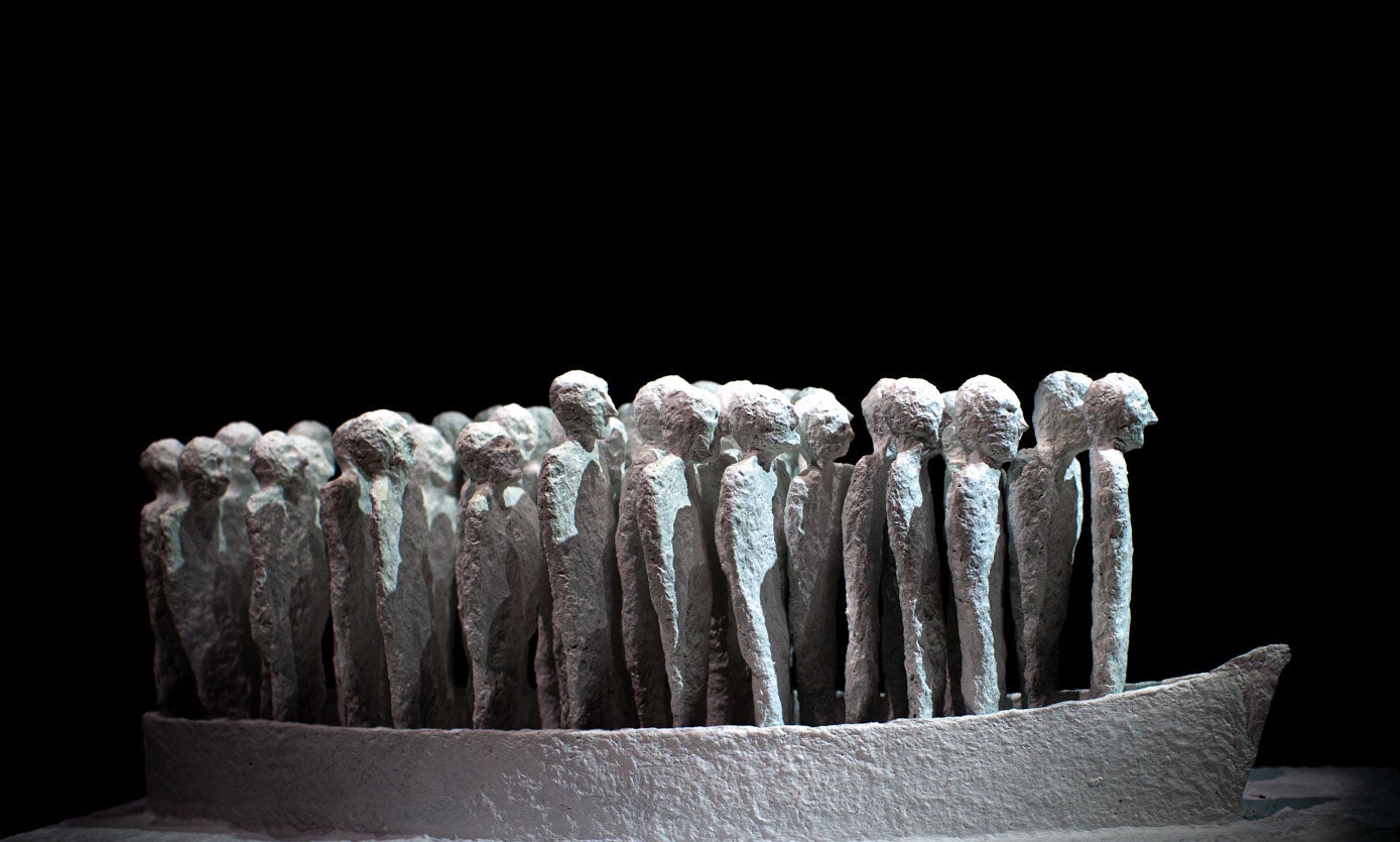 La escultura está representada por esta pieza, 'Open Arns' (2019). Técnica mixta.