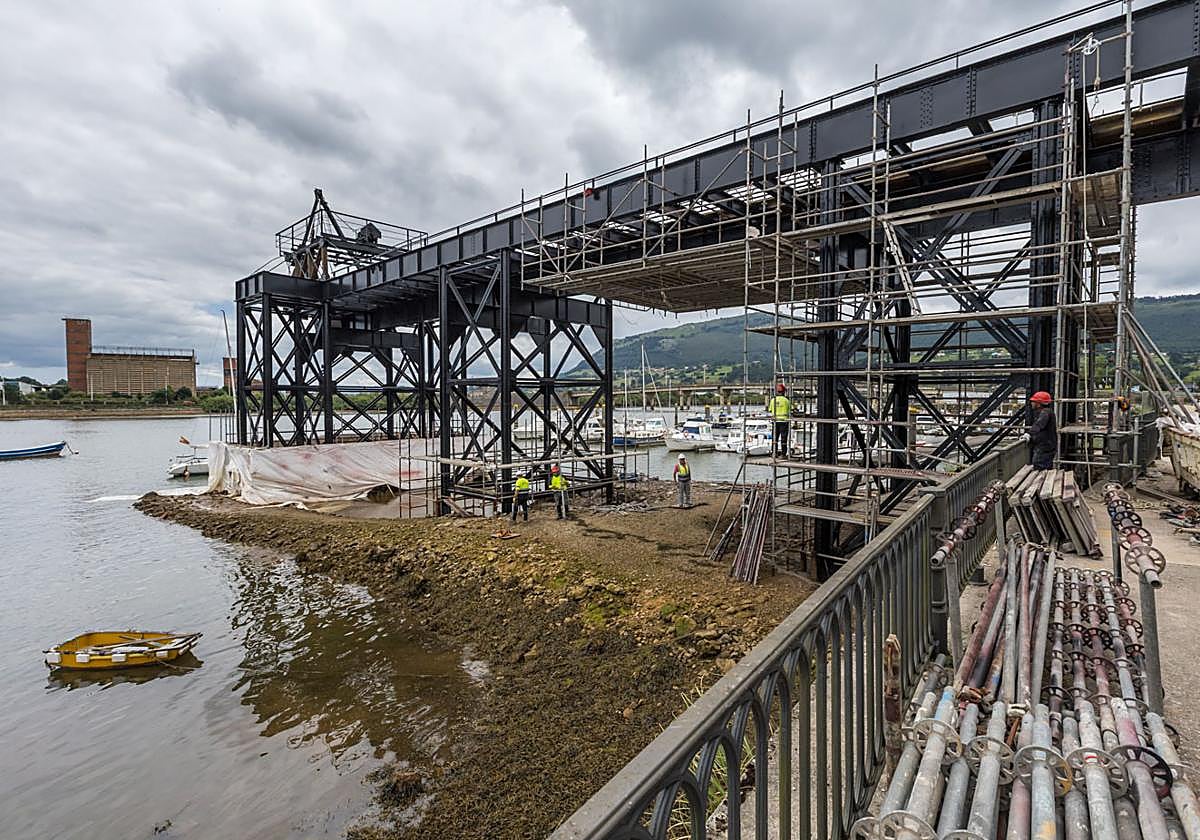 Así luce ahora el esqueleto del cargadero de Orconera