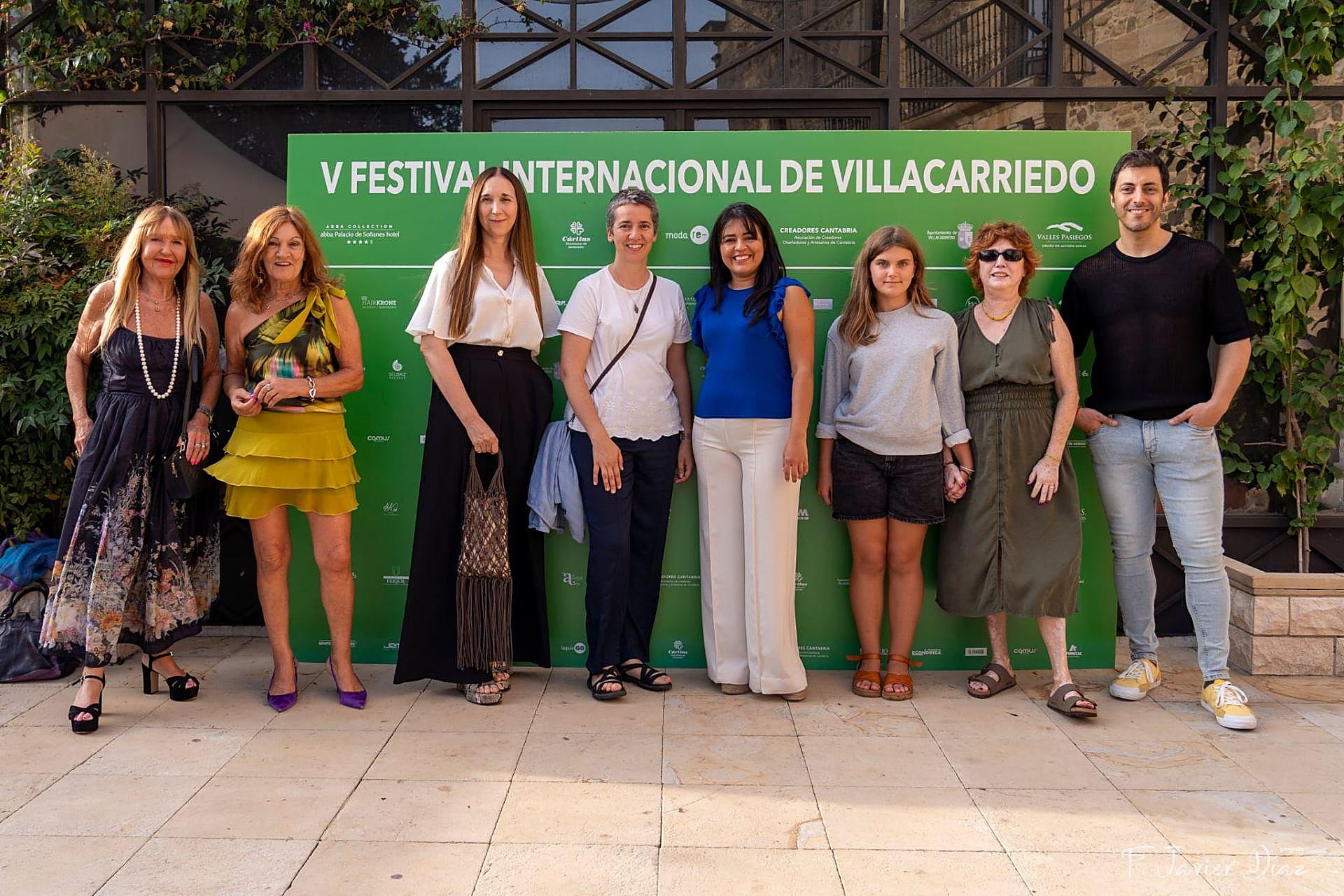 Maite De Noguera, Laura Martínez, MLuz López Camus, Ana Rivero, Lissete Gelves, Marina Rivas, Rosa Rivas y Aser García Rada.