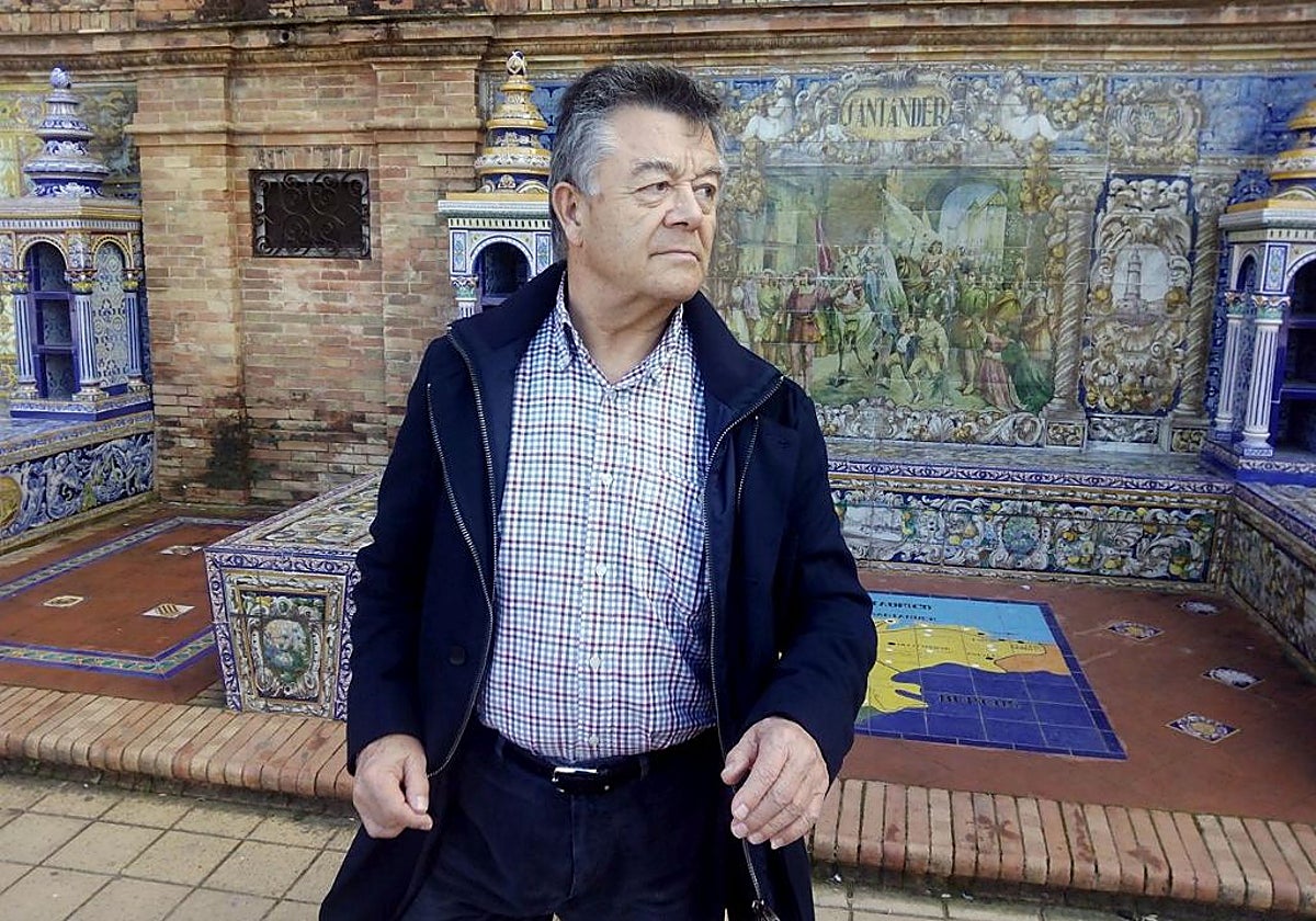 Javier Polanco es el autor del libro sobre la Cofradía de la Virgen del Moral, en Arenas de Iguña.