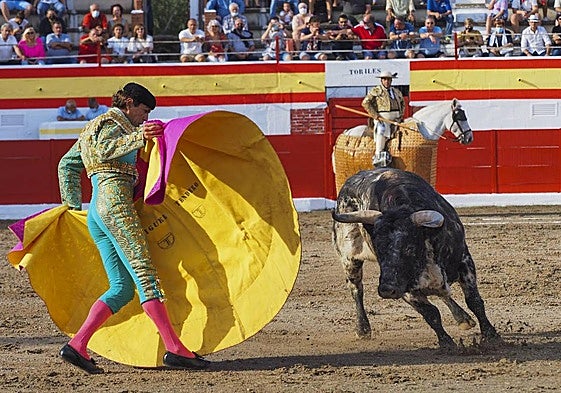 Una corrida, recortadores y toros de cajón en la Feria de Ampuero