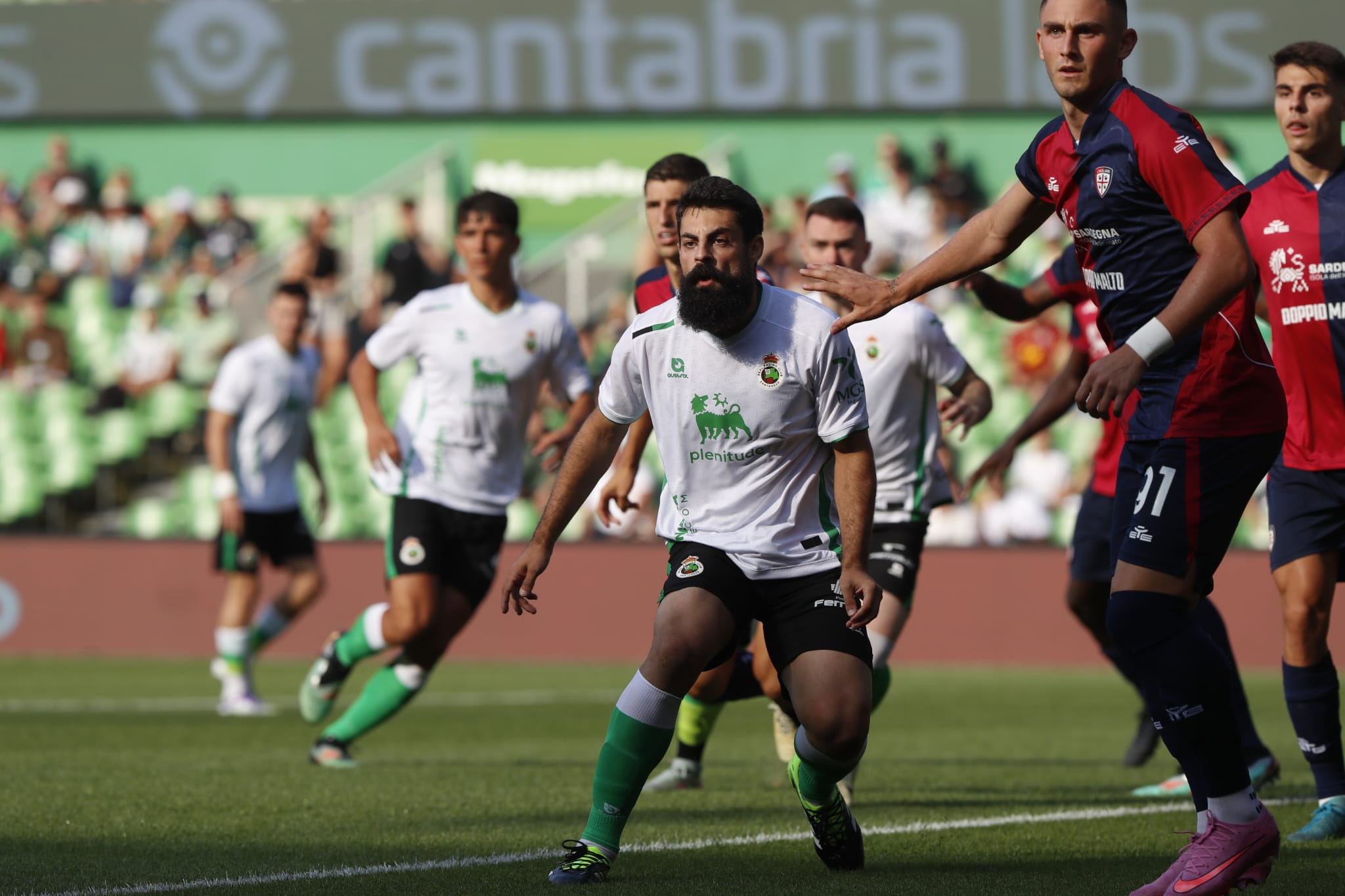 Villalibre debutó con el Racing ante el Cagliari
