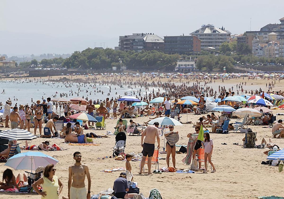 Otro día de calor y lleno en las playas