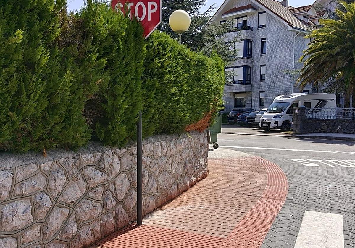 La calle ha pasado a ser de sentido único y semipeatonal.