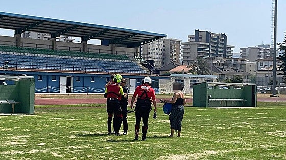 Trasladado en helicóptero un niño de 8 años con una herida en la pierna tras caerse en la playa de Sonabia