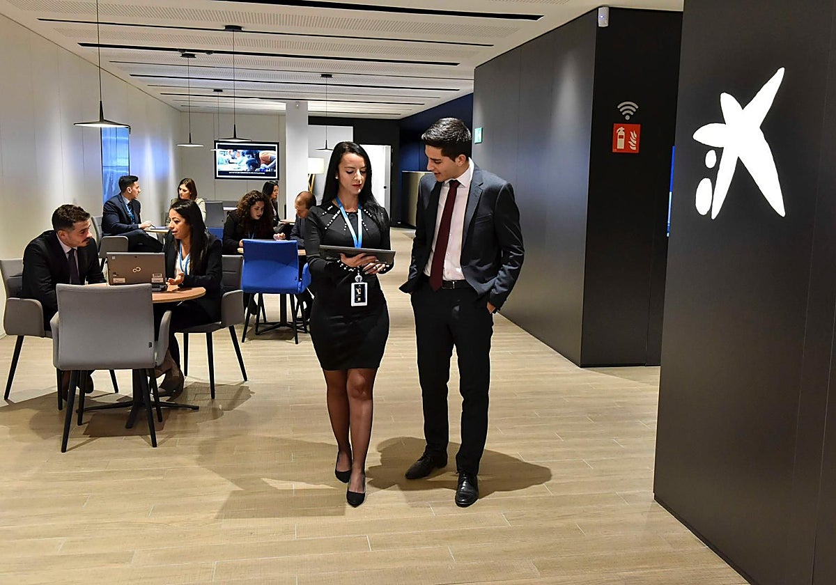 Oficina ubicada en Santander de CaixaBank.