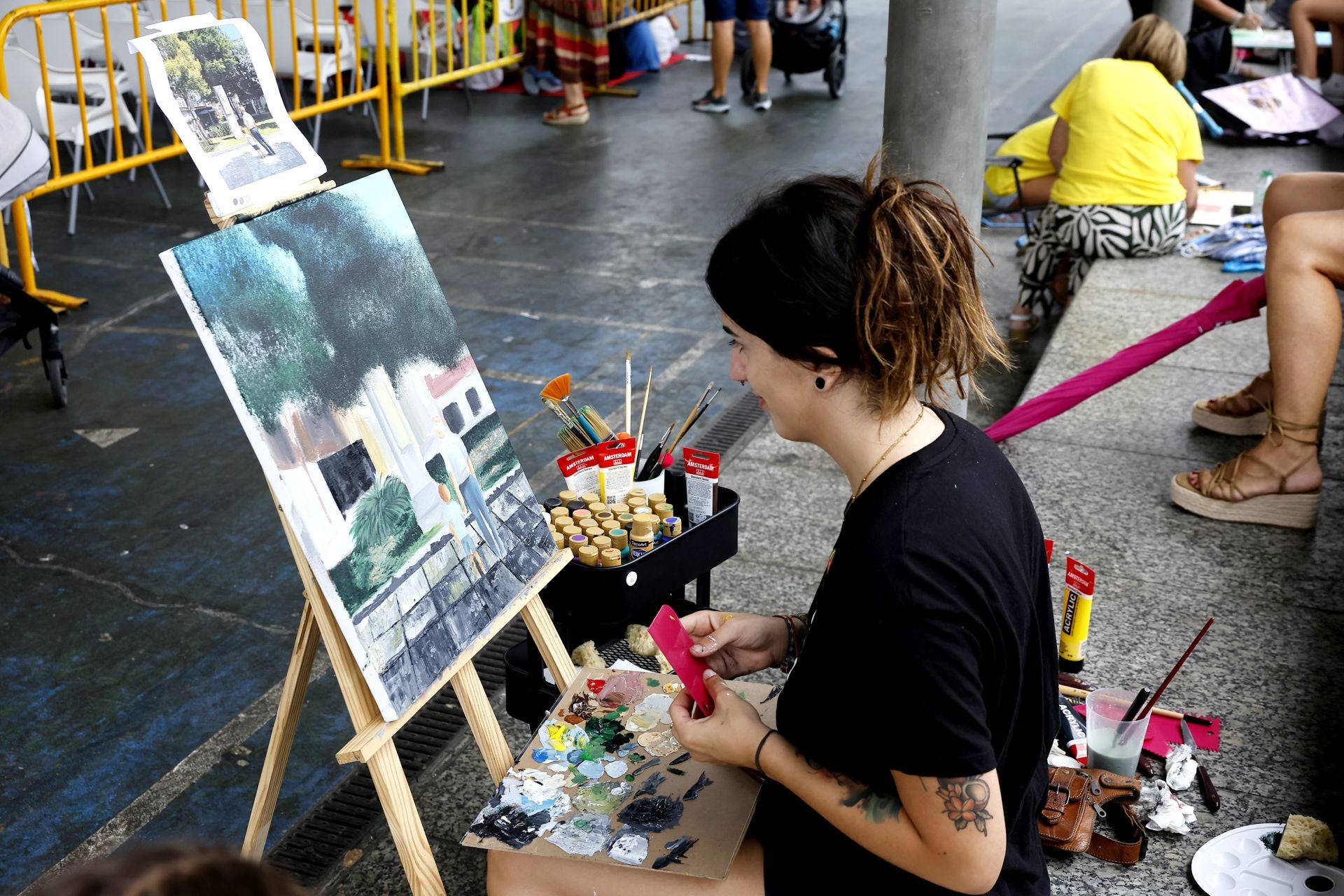 Durante tres intensas horas, cada participante volcó su creatividad en una única pintura.