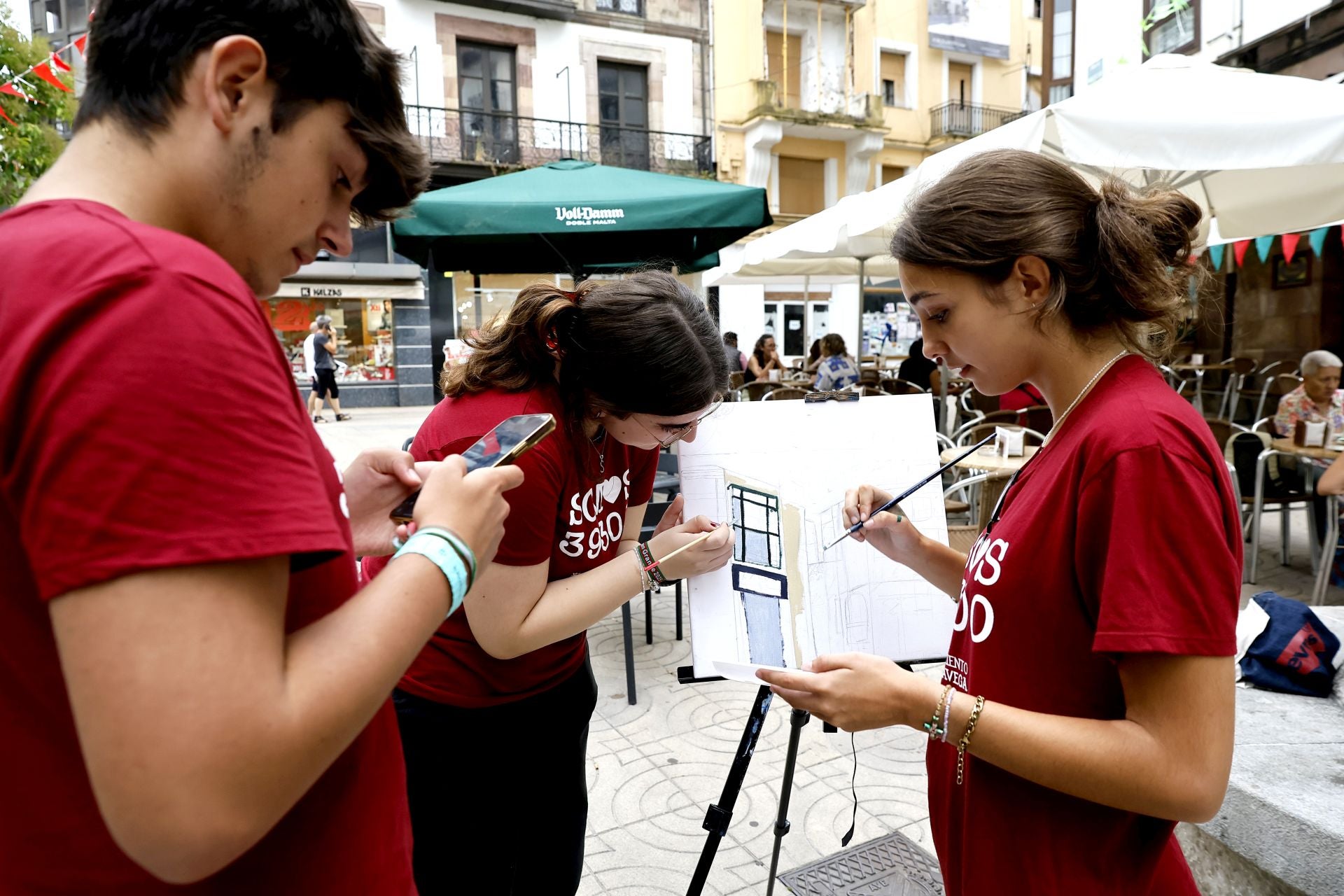 Todo consejo es bien recibido, aunque solo uno puede pintar el cuadro.