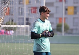 Cagigas, futbolista del equipo juvenil del Racing que iba a disputar el Torneo Valle de Camargo.