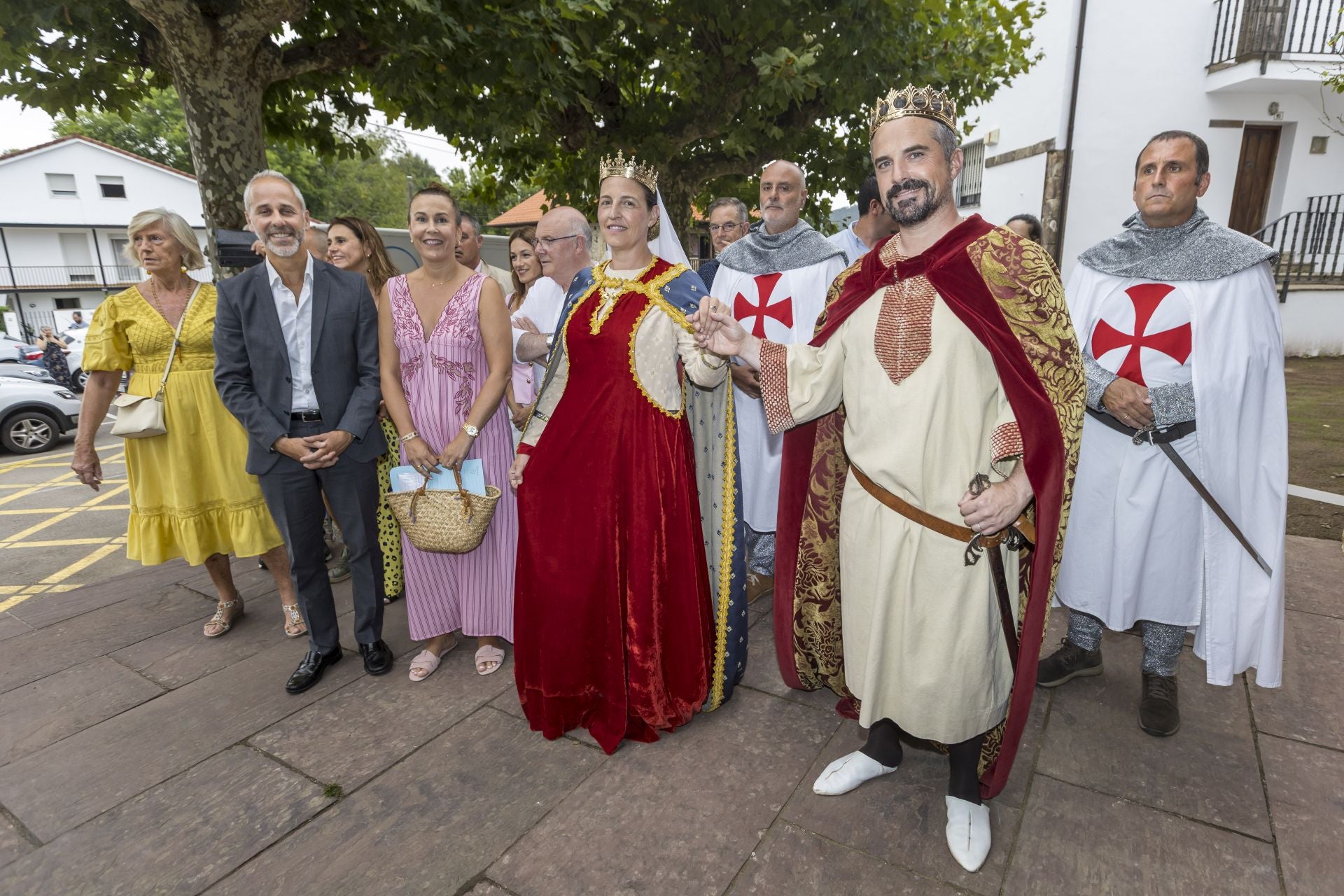 Al acto acudieron también representantes políticos como el consejero de Educación Sergio Silva que posa junto a la alcaldesa, María Higuera y representantes del PRC. 