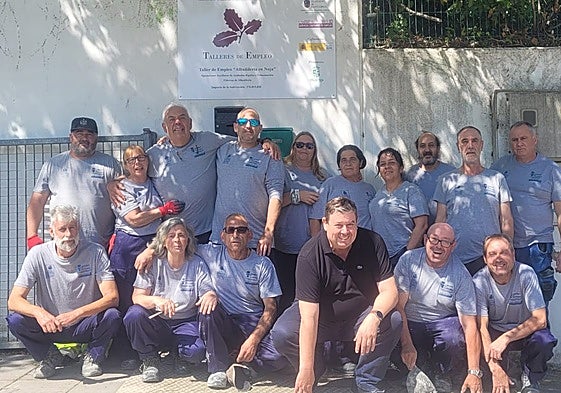 Integrantes del taller de empleo de albañilería de Noja.