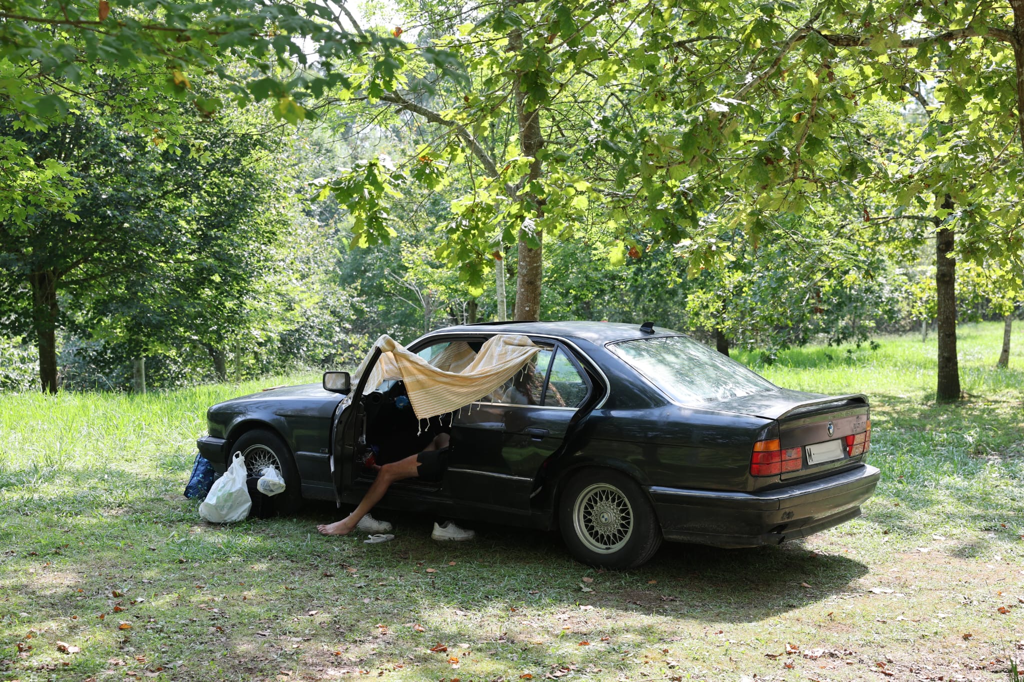 Buscando la sombra en Udías.