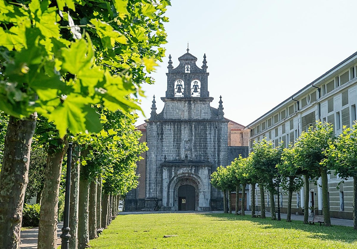 Exterior del Santuario de La Bien Aparecida.