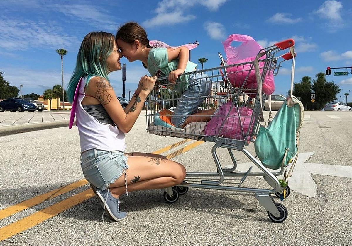 Bria Vinaite y Brooklynn Prince.