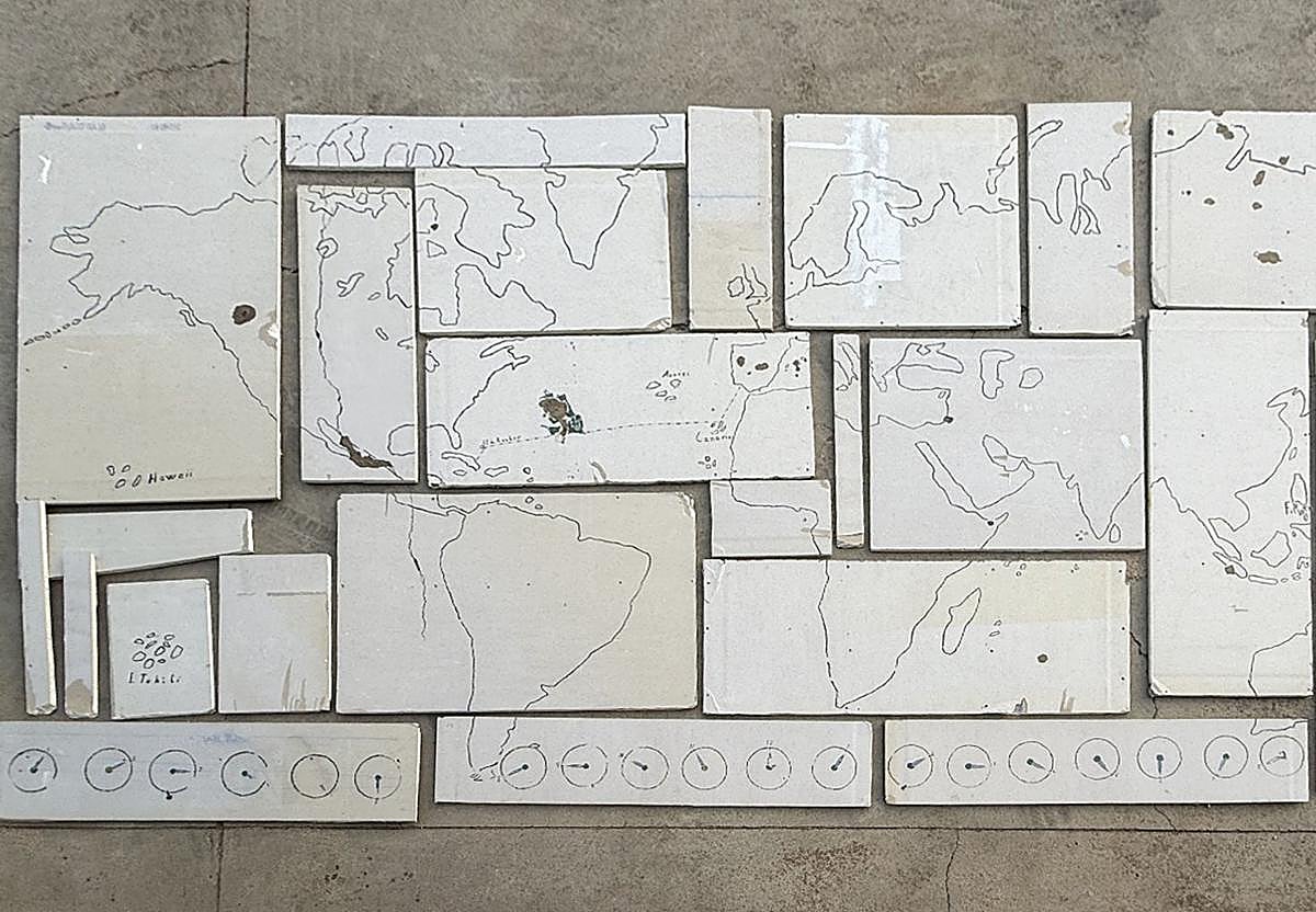 Lucía Gorostegui: 'Un par de Historias', 2025. Impresión directa de tintas UVI sobre planchas de Pladur.