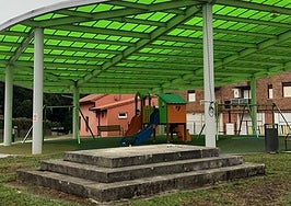 Peana donde antes se encontraba el monumento, ahora vacía.