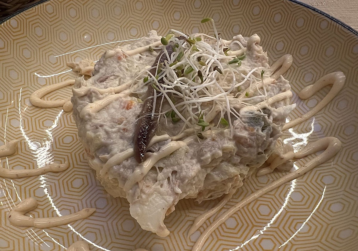 Ensaladilla rusa con anchoa del Cantábrico