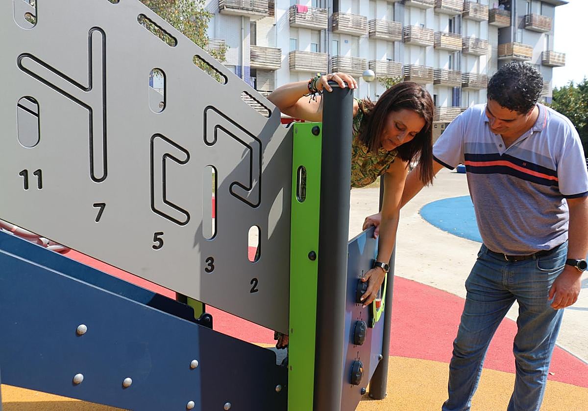 Finalizan los trabajos de mejora y ampliación de los parques infantiles Laura Nicholls de Bezana y Mompía.