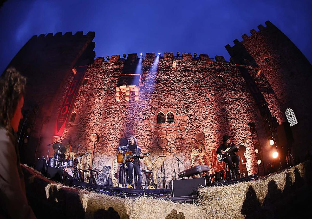 Las mejores imágenes del concierto de Rulo en el Castillo de Argüeso.