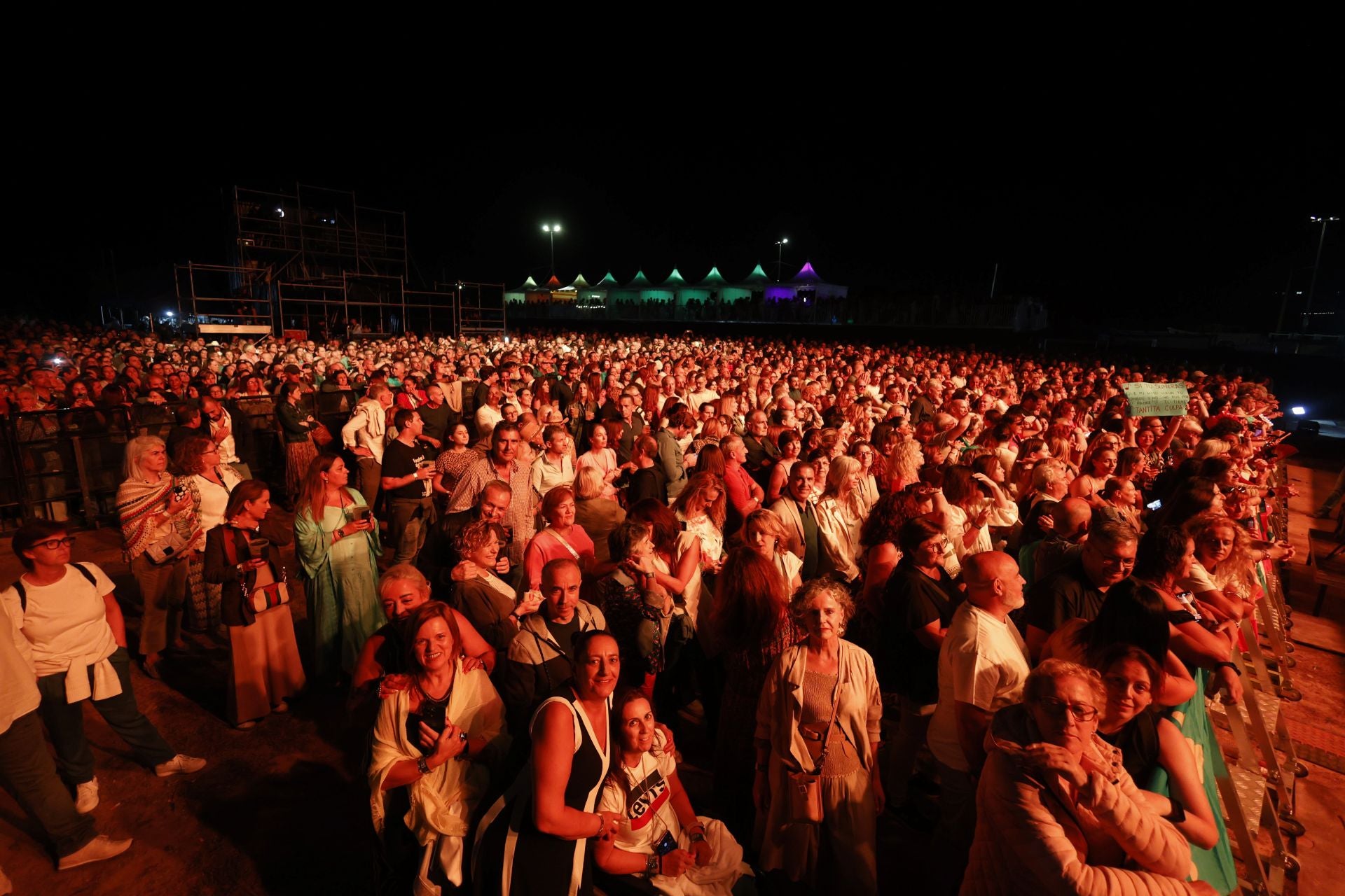 Las mejores imágenes del concierto de Alejandro Fernández en la Virgen del Mar
