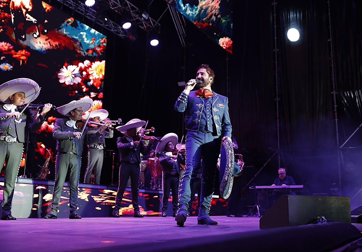 Las mejores imágenes del concierto de Alejandro Fernández en la Virgen del Mar