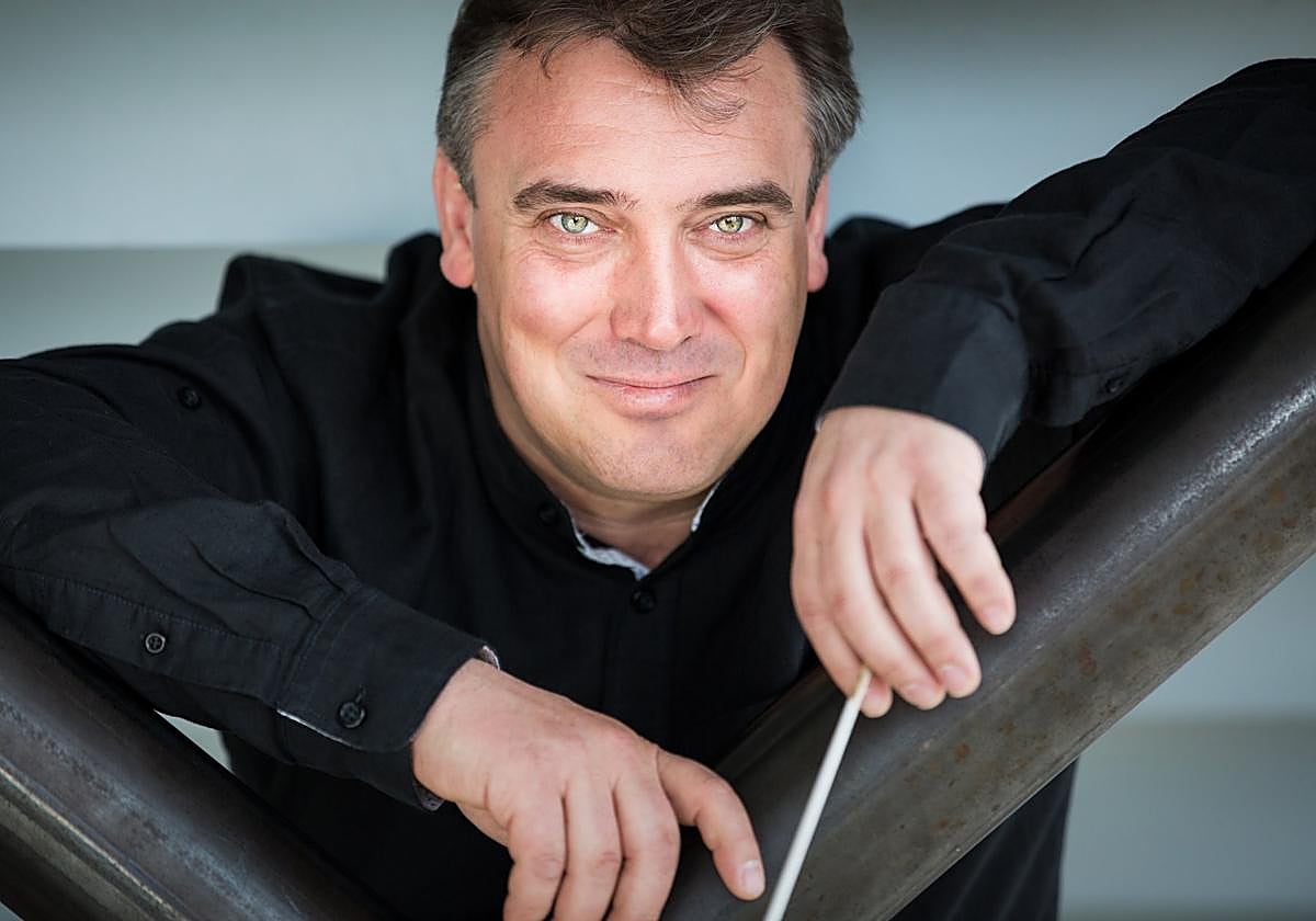 El cántabro Jaime Martín vuelve al FIS con una de las dos orquestas de las que es director titular, la Sinfónica de Melbourne .