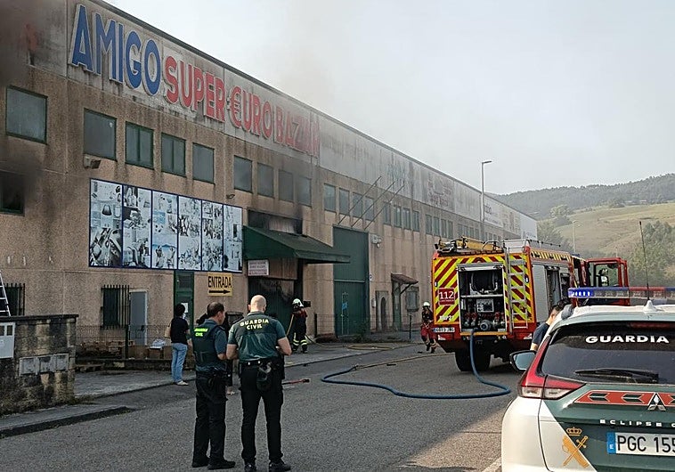 Efectivos movilizados al lugar del incendio.