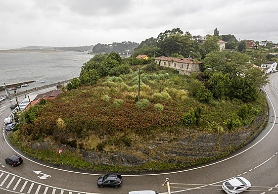 Antigua casa-cuartel de la Guardia Civil en Pedreña.
