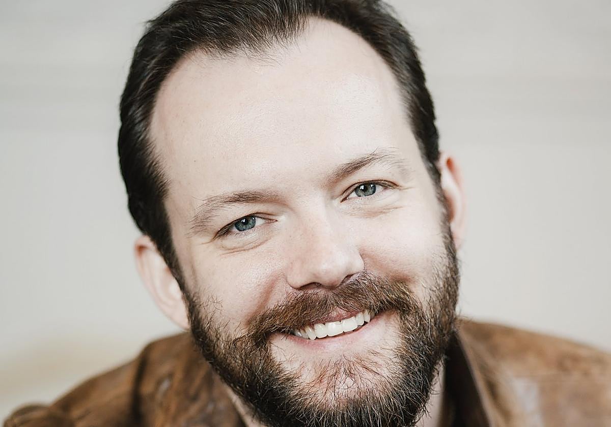 Nacido en Riga, Andris Nelsons descubrió el mundo de la música en el ámbito familiar.