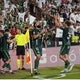 Asier Villalibre, junto a sus compañeros, en la celebración del tercer gol.