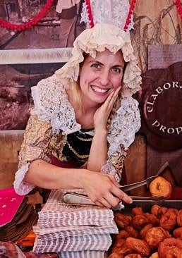 Imagen - Sandra Martínez (en la foto), Alberto Martínez y Mª del Mar Celador componen el equipo de artesanos de La Tahoan Cántabra