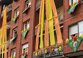 Entre flores y música. Noche Mágica en Laredo