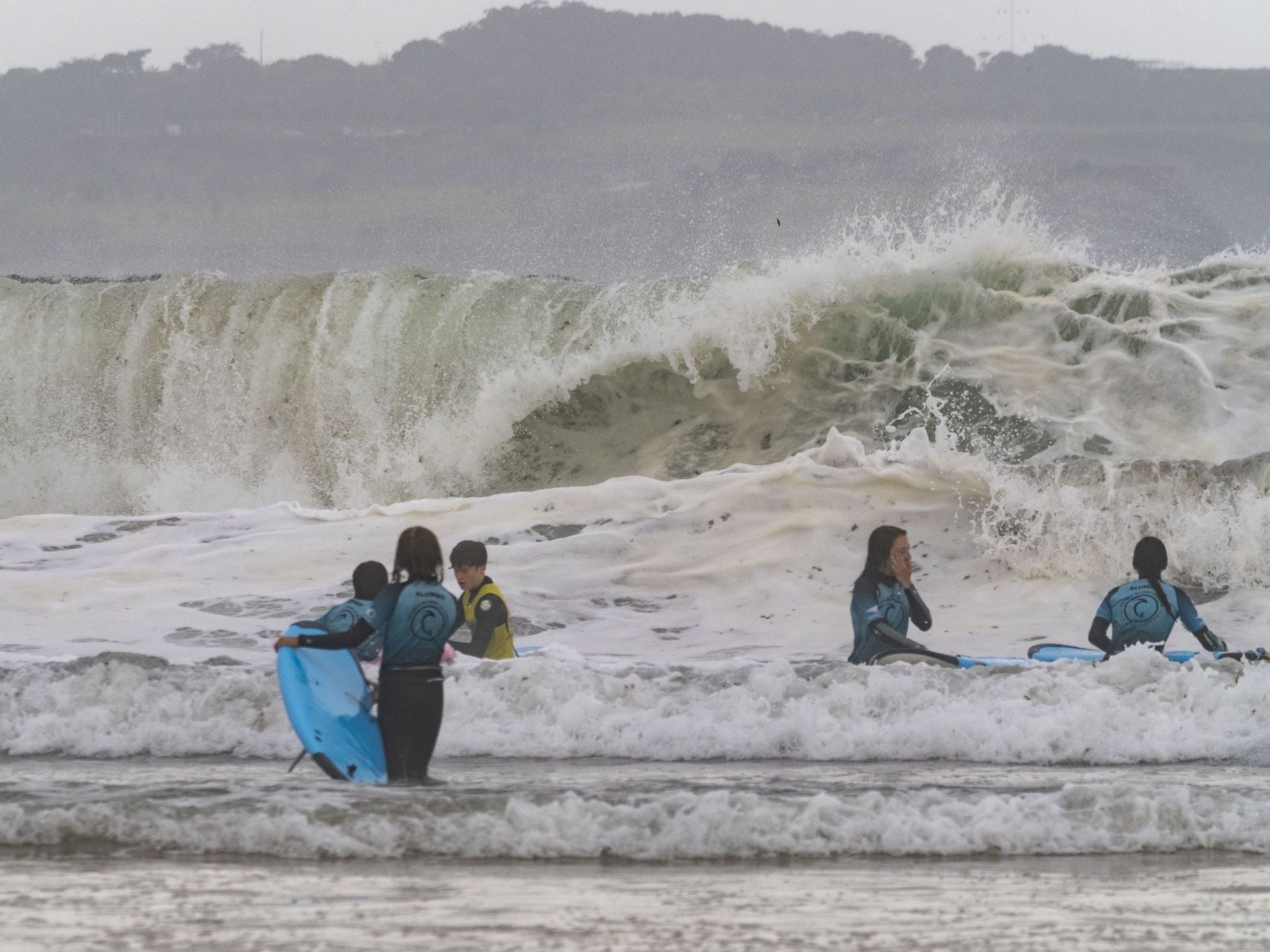 El huracán Erin se deja sentir con un impresionante oleaje en Cantabria