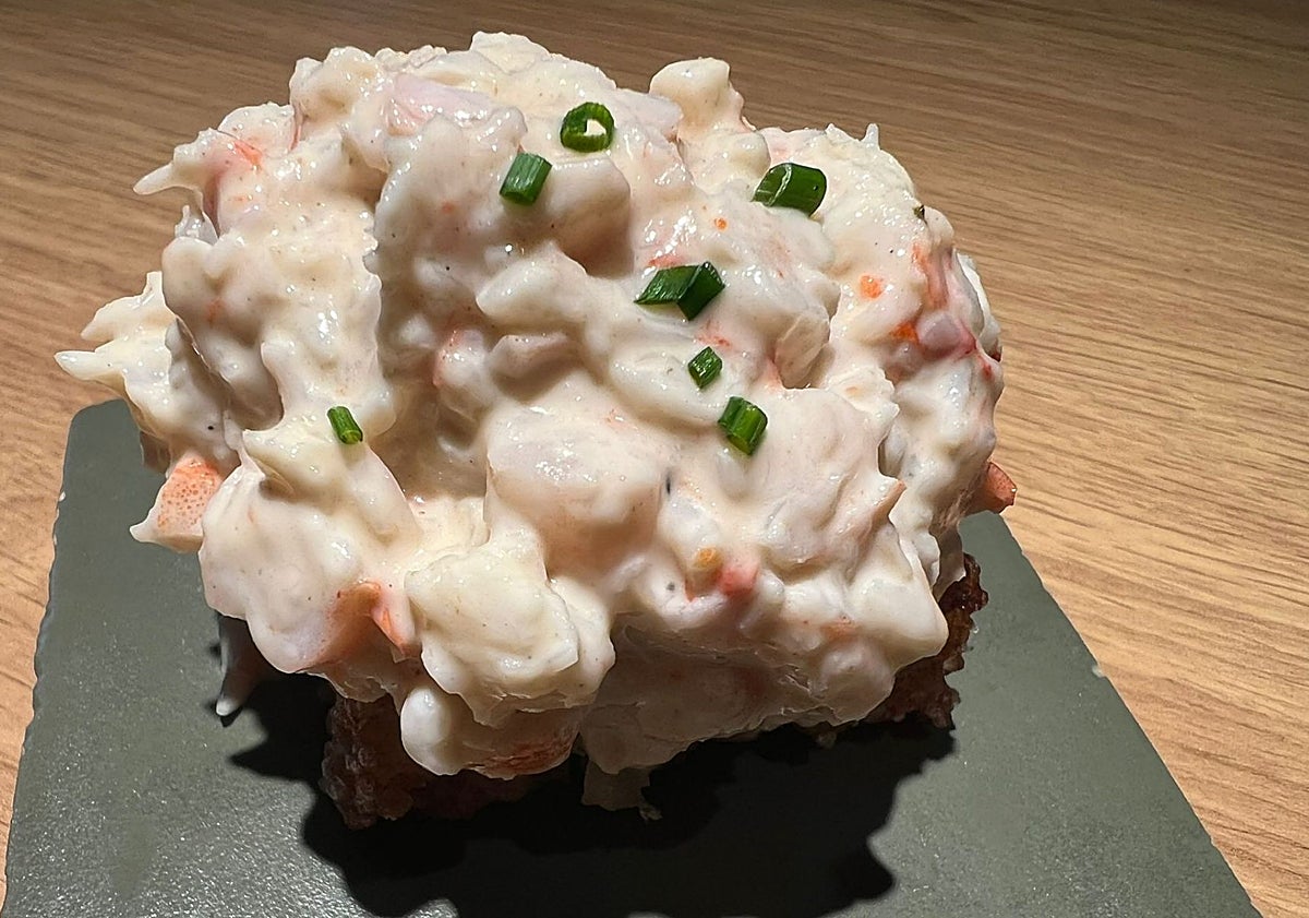 Imagen principal - Arroz frito, causa con pulpo y panceta glaseada.