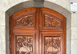 Puertas de la Casa Consistorial de Castro Urdiales.