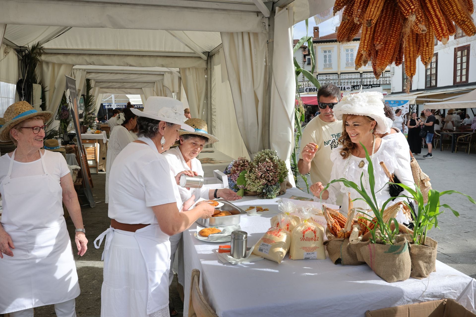 La parada de los tortos de maíz ha sido una de las más visitadas.