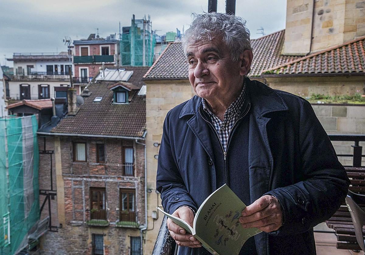 El escritor vasco, en vísperas de regresar a la novela, cerrará la actual edición de los Martes Literarios