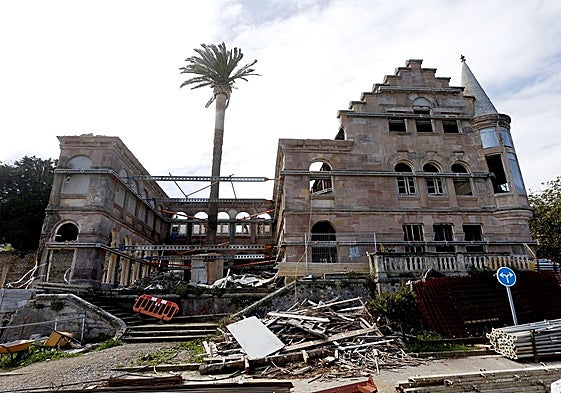 El Palacio Jaime del Amo en Suances, que está siendo remodelado como centro cultural.