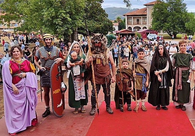 Trajes y complementos ganadores del concurso de Guerras Cántabras.