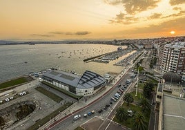 Atardecer en el frente marítimo de Santander.