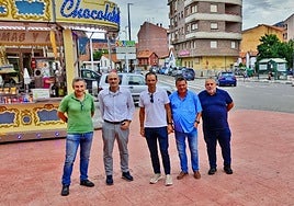 Fernando Escartín y Gonzalo Alonso con Julio Arranz, Javier Conde y José Antonio Mantilla en la meta prevista en Los Corrales.