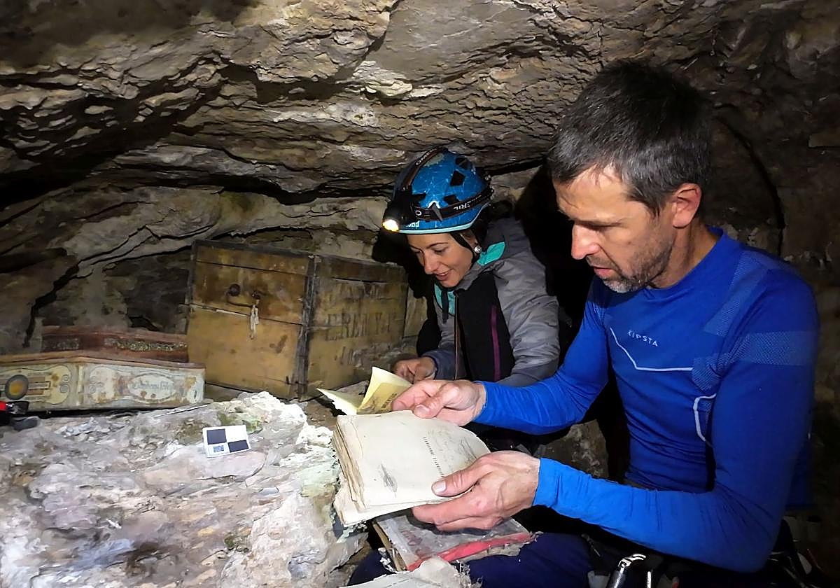 Jesús Pelayo y Delia Guardo descubrieron la cavidad el 3 de enero de 2024.