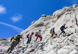 Miembros del grupo Pico Cordel en una de sus ascensiones.