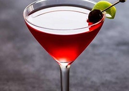 Este cóctel era uno de los preferidos por Charlot, de ahí que lleve su nombre.