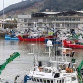 Vista del puerto pesquero de Santoña.
