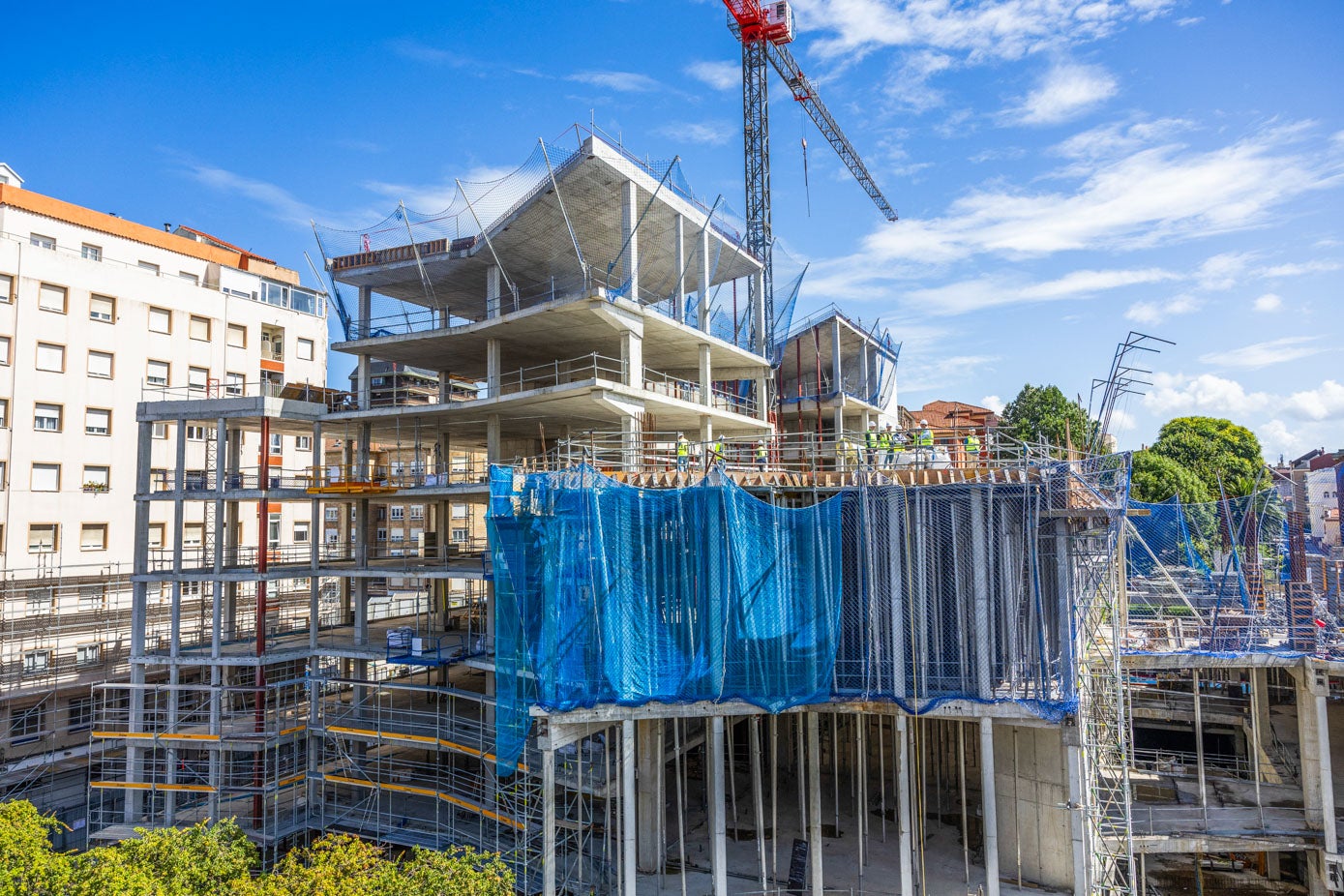 El frente del edificio.