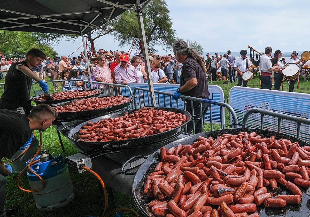 Tradición y folclore en la campa del Faro de Cabo Mayor